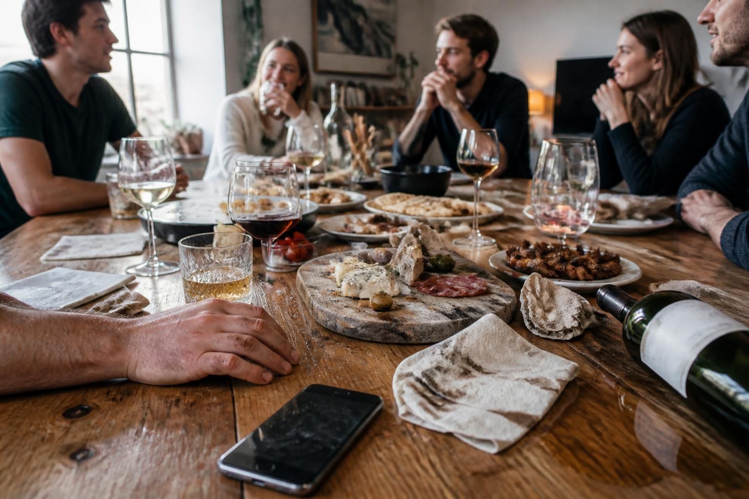 Les erreurs à éviter lors d&rsquo;un apéritif dinatoire entre amis